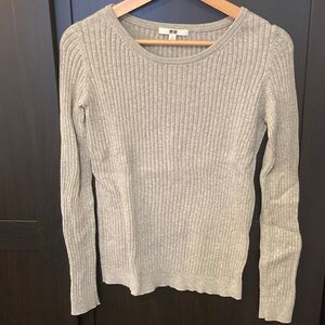 Uniqlo Gray Ribbed Long Sleeve Sweater